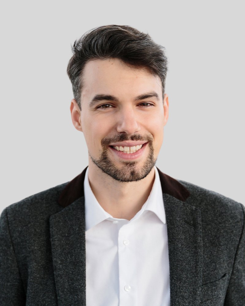 Dr. Lars Schmitt